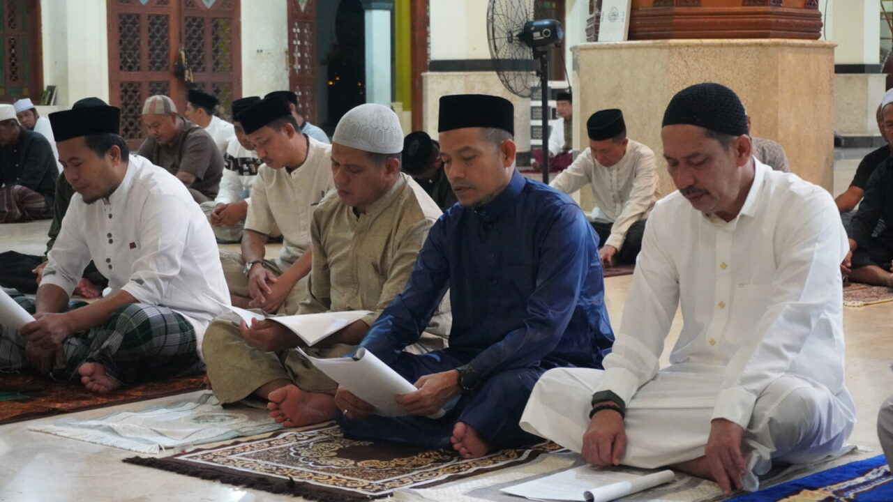 Kepala BNN Kota Palopo bserta Staf Hadiri Dzikir dan Doa Bersama Menyambut Tahun Baru Islam 1 Muharram 1446 Hijriah